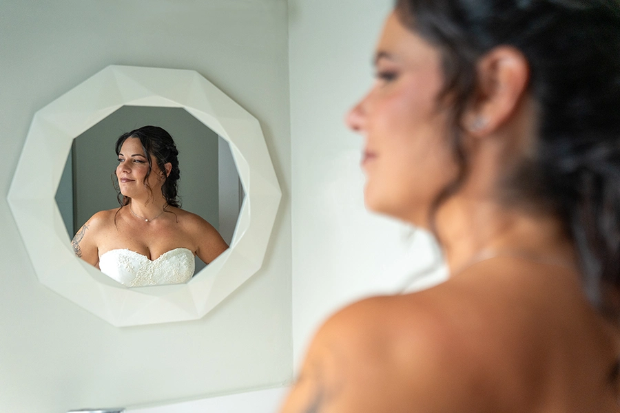 Maquillaje nupcial con acabados de alta duración en Vecindario, realizado por maquilladora profesional en Gran Canaria.