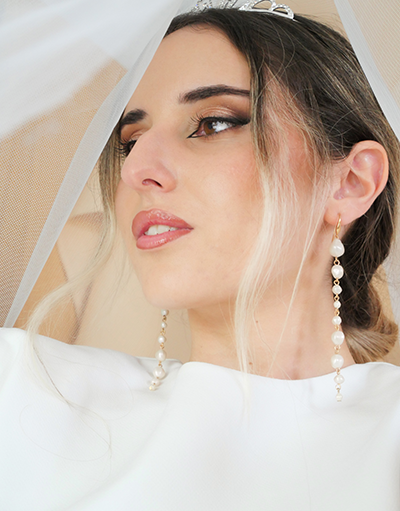 Maquillaje de novia sofisticado con delineado y piel glow, realizado en Las Palmas por Villalba Maquilladora.